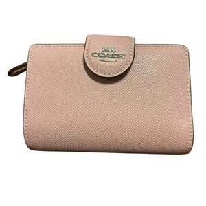 NWOT Authentic Coach Crossgrain Leather Corner Zip Medium Wallet Light Pink 6390